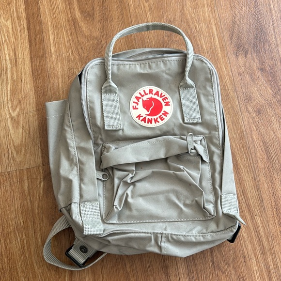Fjallraven Kanken - Picture 1 of 4